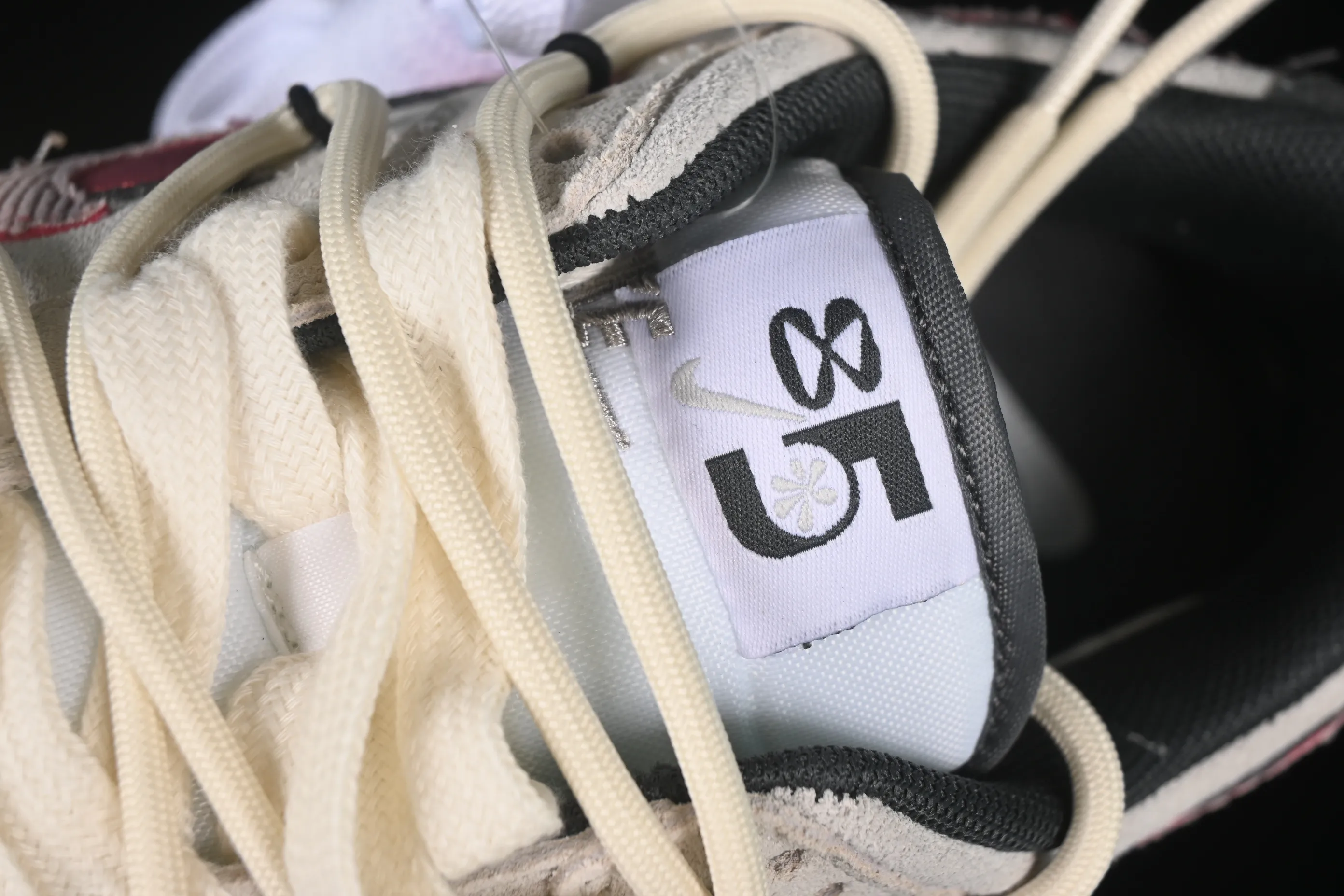 All Categories Nk SB Dunk Series Nk SB Dunk Low Low-top sneakers Nike Dunk Low Panda Prank Film Love Letter Rice Noodle Love Language Low-top casual sneakers HV1800-101